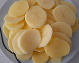 Foto del paso 3 de la receta: Sepia con patatas en salsa verde