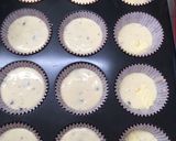 Vaníliapudinggal és csokidarabokkal töltött muffin recept fázis 4 fotója