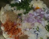 A picture of step 2 of Allu ke samosy.