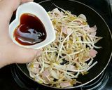 Hình bước làm 3 của món Thịt hun khói xào giá 베이컨 숙주 볶음 Bếp Nhà Choi UnSu tiếp tục gửi