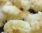 A picture of step 2 of Cauliflower with Garlic, Oil, and Chili.