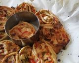 Foto del passaggio 5 della ricetta Fiore di pizza farcita svuota frigo