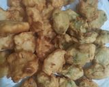Foto del paso 5 de la receta: Buñuelos de cebolla y de lechuga