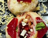 A picture of step 5 of Baked Bread Jam Balls.