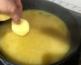 Foto del paso 6 de la receta: Rape en salsa con gambones y patata panadera