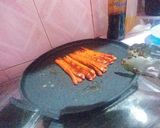 Foto langkah ke 6 dari resep Sosis bakar pedas.