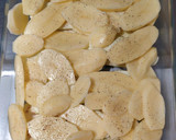 Foto del paso 3 de la receta: Contramuslos de pollo marinado con patatas, berenjena, calabacín