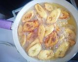 A picture of step 3 of Fried plantain with egg.
