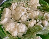 Foto del passaggio 1 della ricetta Cavolfiore con salsiccia in umido