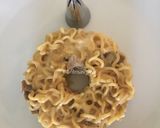 Foto langkah ke 6 dari resep Donat Indomie.
