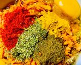 Foto del paso 4 de la receta: REVUELTO DE VEGETALES DE ESTACIÓN (TIPO TORTILLA)🧅🫑🥒🫑🍅