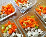 Foto del paso 7 de la receta: Preparación de comida de pollo y verduras cocidas Fácil de hacer