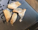 Une image de l'étape 1 de Épaule d'agneau confite au miel et abricot, ail en chemise.