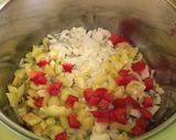 Lecsós, virslis tarhonya recept fázis 1 fotója