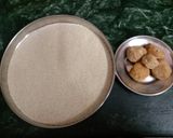 गुड़ और तिल की पट्टी (Gur aur til ki patti recipe in Hindi) रेसिपी चरण 1 फोटो
