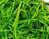 Hình bước làm 1 của món Rau muống luộc trộn dầu giấm