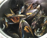 Foto del paso 2 de la receta: Mejillones al vapor cartageneros