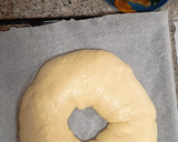 Foto del paso 7 de la receta: Roscón de reyes relleno de nata
