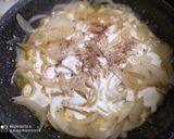 Foto del paso 3 de la receta: Salmón en Salsa de Cebolla Cremosa