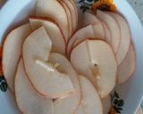 A picture of step 2 of Apple rose pastry.