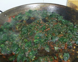 Foto del paso 4 de la receta: Paella de espinacas, garbanzos y costillas