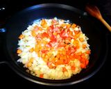 Foto del paso 2 de la receta: Mini pelotillas de carne de pollo en salsa de tomate 🍅🐔