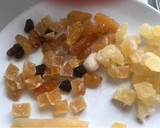 Foto del paso 4 de la receta: Coca primavera. Con frutas confitadas,lemon curd y flores