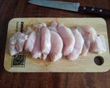 Foto del paso 1 de la receta: Medallones de pechuga de pollo, a la pimienta verde