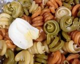 Foto del paso 4 de la receta: Trottole vegetales a lo pobre en salsa de setas