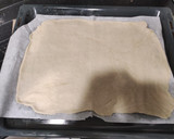 Foto del paso 3 de la receta: Pizza casera de atún, pimiento y olivas