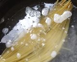 A picture of step 1 of Garlic Shrimp Spaghetti.