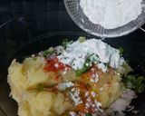 A picture of step 4 of Jaali samosa.