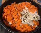 Une image de l'étape 5 de Carottes et navets blancs au bouillon de pot au feu et moutarde fine.