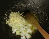 Foto langkah ke 2 dari resep Mie kuah spesial #23.