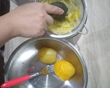 Foto langkah ke 2 dari resep Mashed Potato Lembut & Gurih.