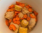 Foto del paso 2 de la receta: Muslos de pollo a la olla