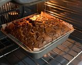 Foto langkah ke 8 dari resep Chocolate Marble Cheese Cake.