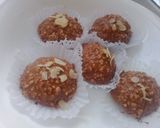 صورة لخطوة 3 من وصفة حلوى البنيون بدون طهي Gâteau Bniwen sans cuisson