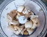 A picture of step 2 of Macaroni with Roquefort Sauce, Manchego Cheese Cream, and Mushrooms.