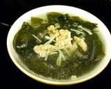 Hình bước làm 3 của món Canh rong biển tép khô nấm kim châm