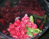 A picture of step 2 of Raspberry spritzer smoothie.
