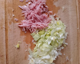 Foto del paso 1 de la receta: Arroz salteado con jamón y puerro