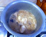 A picture of step 2 of Aloo chicken qorma curry.
