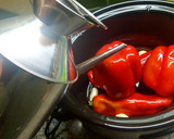 Foto del paso 2 de la receta: Pimientos Rojos asados en Olla de Cocción Lenta