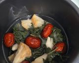 Hình bước làm 3 của món Canh Ngải Cứu Tiềm Nấm Hầu Thủ Chay