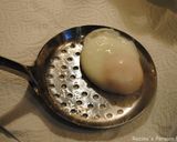 A picture of step 2 of Poached eggs.