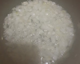 Foto del paso 1 de la receta: Lomos de merluza en salsa de cebolla con nata
