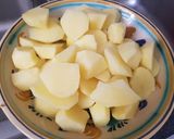 Foto del paso 1 de la receta: Patatas guisadas con carne