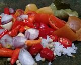 Foto langkah ke 1 dari resep Sambel goreng kentang nyemek.