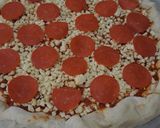Foto del paso 16 de la receta: Pizza de pepperoni con orilla rellena